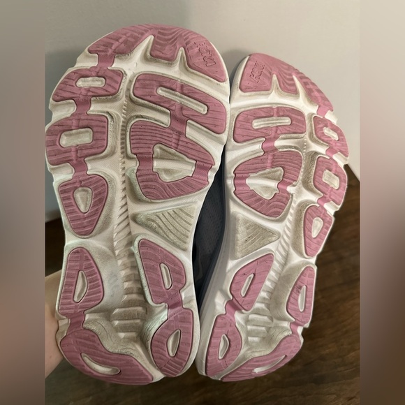 Hoka Gaviota 5 Running Shoes.
Women's Size 10D Color Sea
Ice/Pink Twilight - Picture 8 of 11